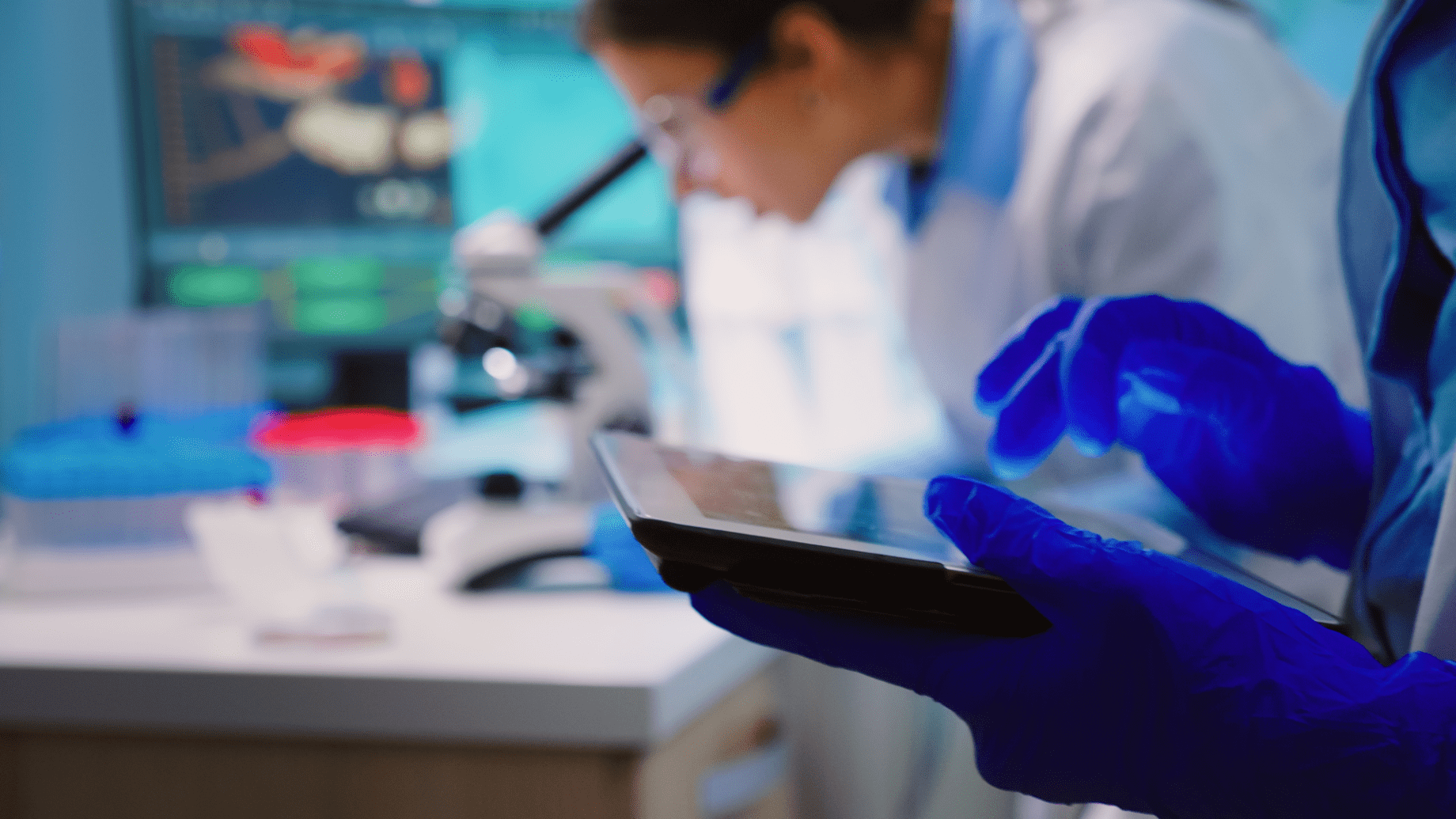 scientist working on machines<br />
